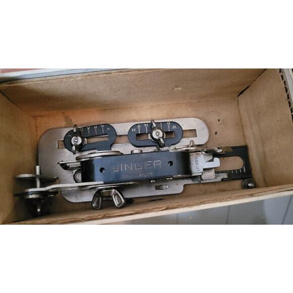 Singer Buttonhole Attachment Part No. 121795 for Singer Lock Stitch Sewing Machi - Picture 2 of 11